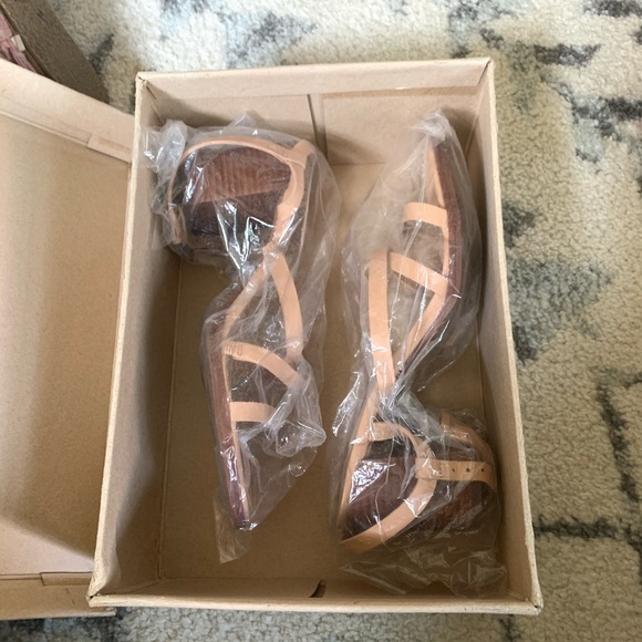 NWT Madewell Edie Leather Sandal in Ashen Sand - Picture 5 of 7